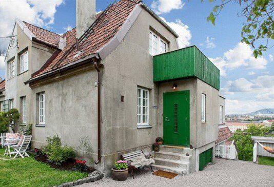 Det grå hus ser ikke ud af meget. Men bare vent til du træder ind ad døren…